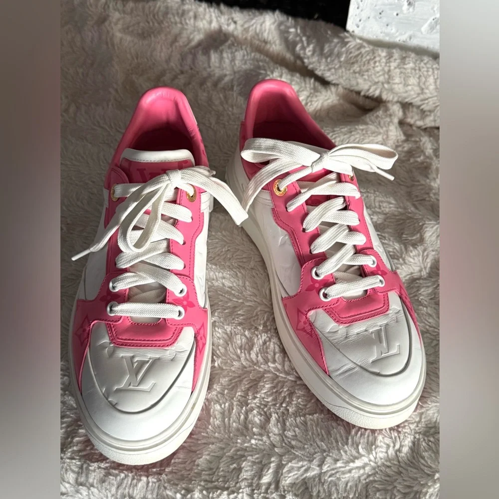 Louis Vuitton Leather Time Out Sneakers